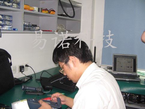 1575961503324900.jpg 工(gōng)程師現(xiàn)場維修.jpg